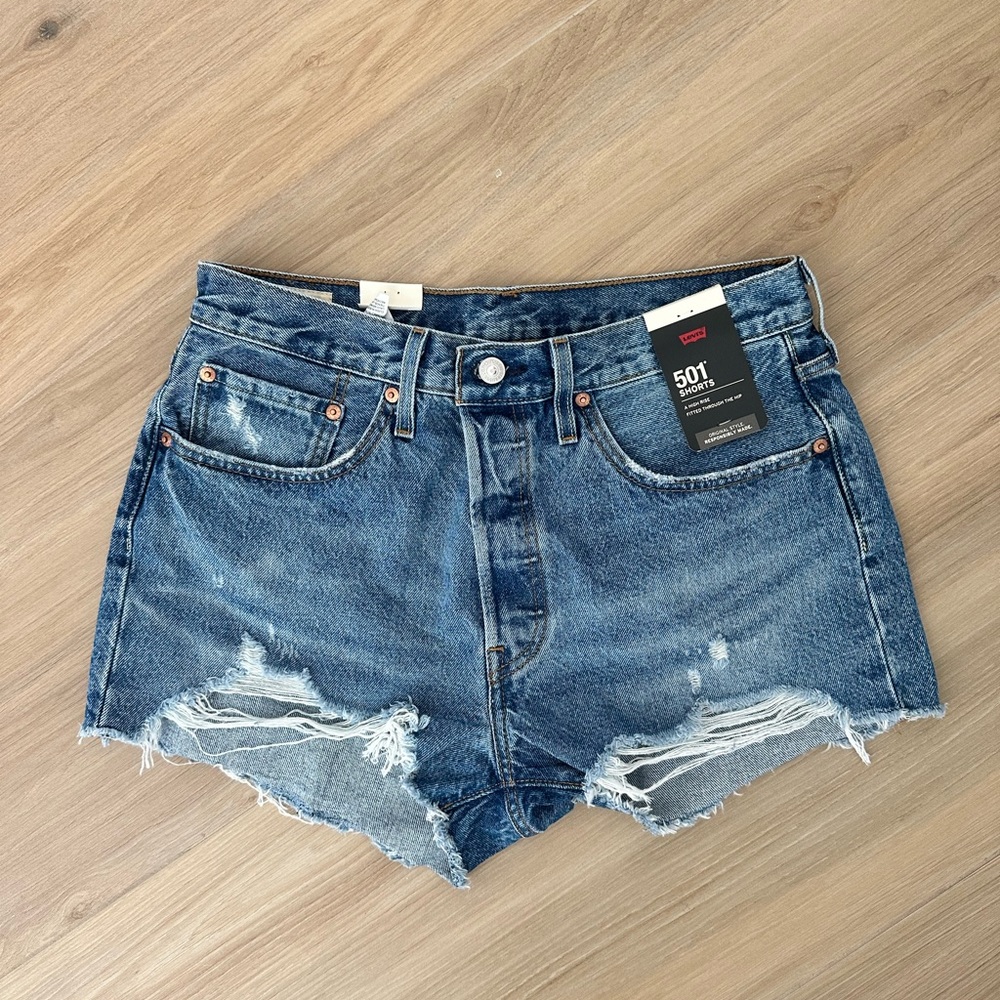 NWT Levi Strauss 501 Denim Shorts - Size 30